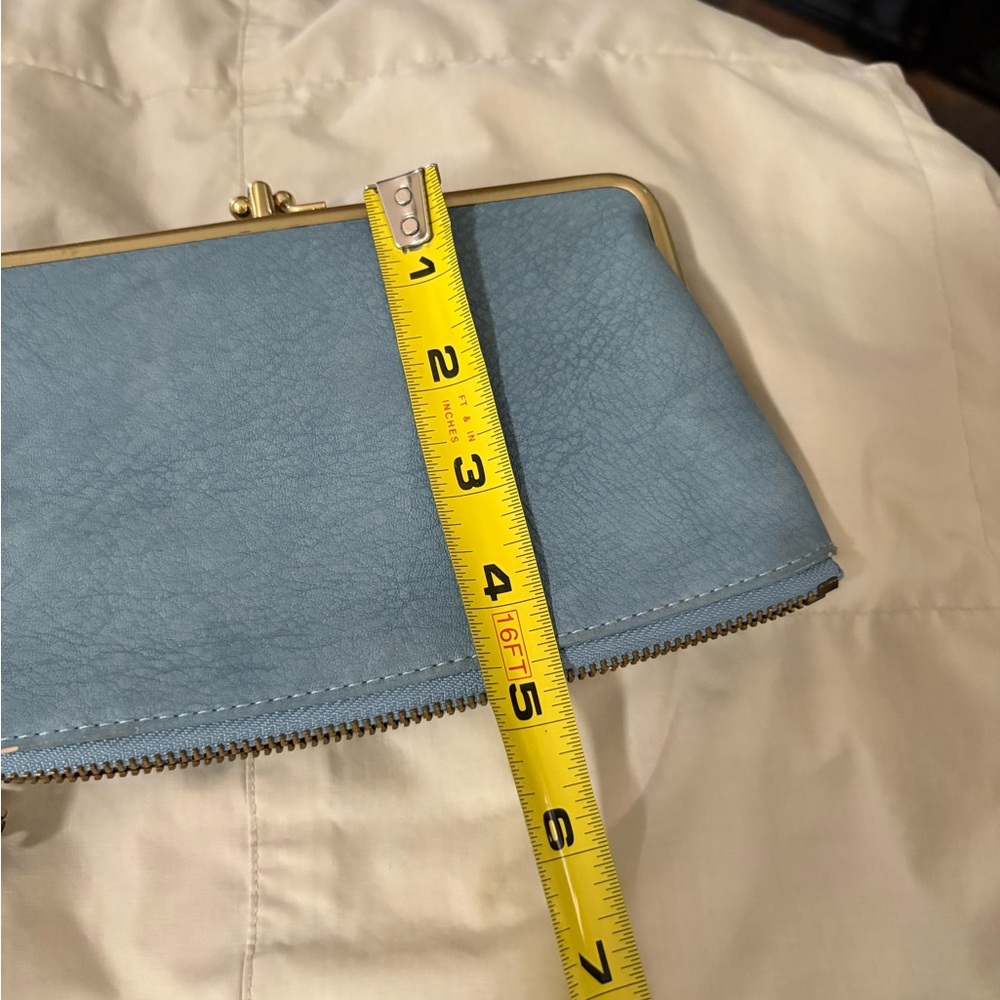 Urban Expressions Light Blue Leather Kiss-Lock Clutch with Brass Trim - Picture 9 of 11